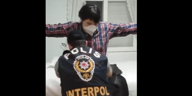 Türkiye'ye getiriliyor! İşte gözaltın alınan 'Tosuncuk'tan ilk görüntüler