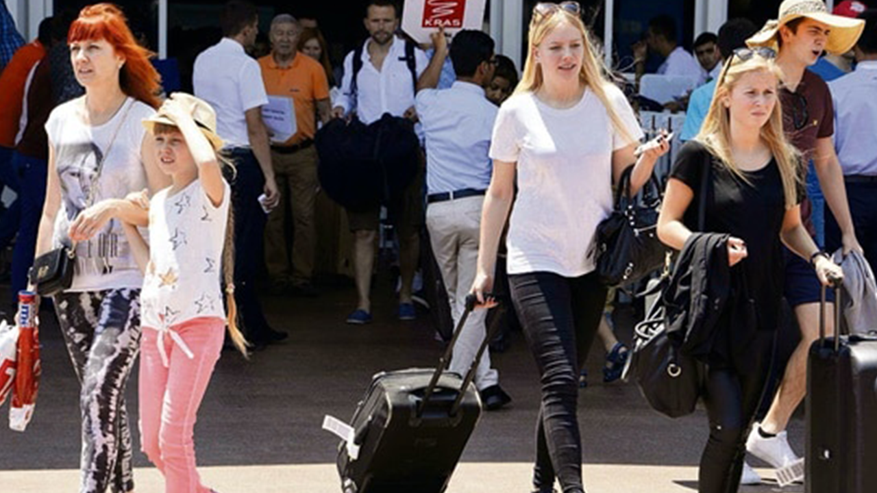 Türkiye’ye giden Rusları ülkelerine çekmek amacıyla çalışmalar yapıyorladı: İki ülke muradına erdi