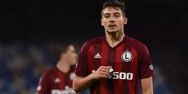 Türkiye'ye ilan etti: Bugün İstanbul'a ayak basıyor! 10 numara transfer geliyor....