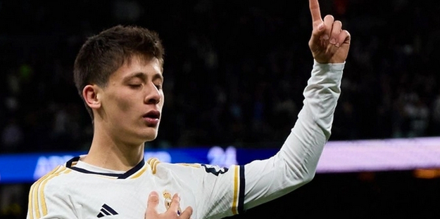 Türkiye'ye ilan etti: Her tahmini çıkan isim açıkladı: Madrid’i kurtaracak yıldız keşfedildi! Bir kesimi rahatsıze den sözler…