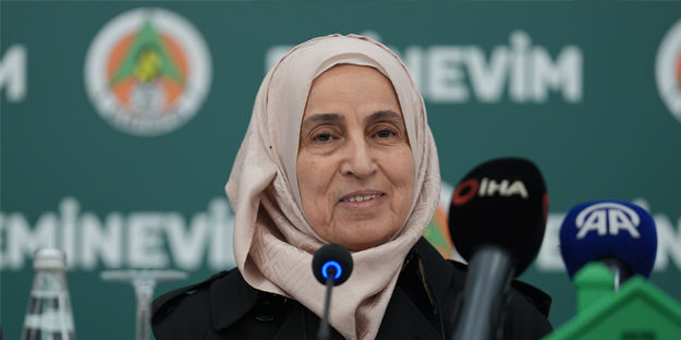 Türkiye’ye ilan ettiler: Eminevim ile Alanyaspor işbirliği resmiyet kazandı…