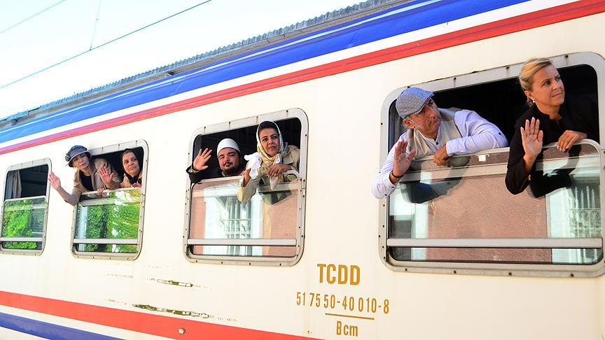 Türkiye'ye ilk ayak bastıkları Sirkeci Garı'nda buluştular