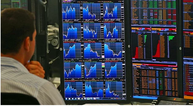 Türkiye'ye maliyeti 200 milyar dolar, ekonomiyi tahrip ediyor.