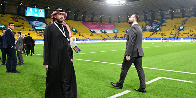 Türkiye'ye yanı başımızdaki ülkeden flaş teklif: Fenerbahçe ve Galatasaray maçı burada oynansın