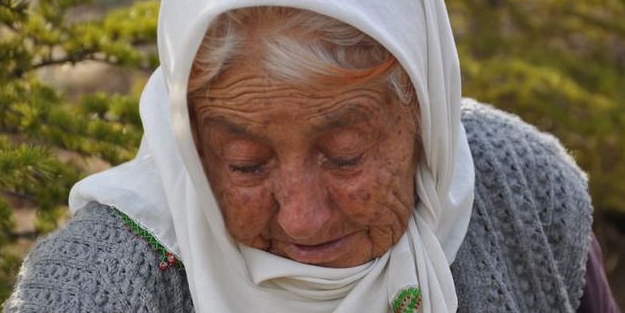 Türkiye’yi ağlatan Ayşe nineye devlet sahip çıktı