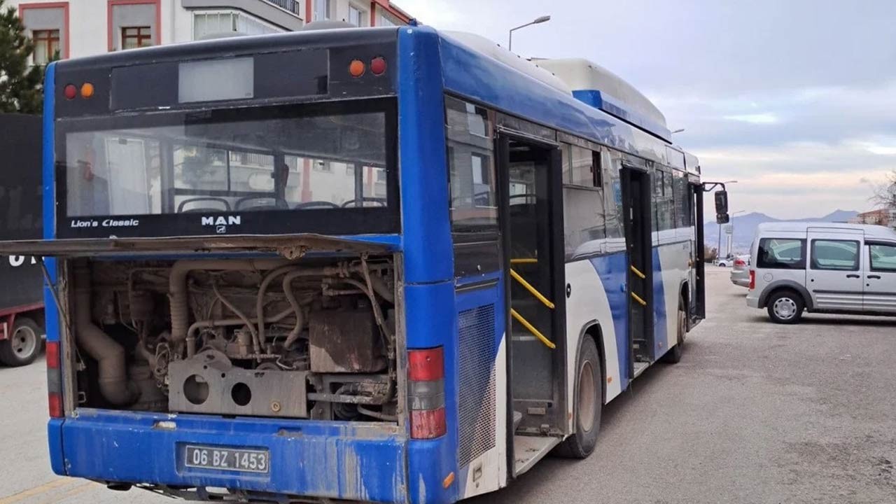 "Türkiye’yi CHP’li belediyeler gibi yöneteceğiz" diyorlardı… İstanbul’dan sonra Ankara’da da otobüsler yanmaya başladı!
