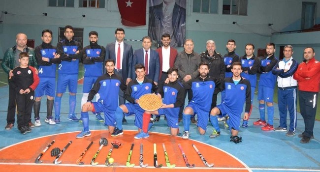 Türkiye'yi hokeyde Şampiyonlar Ligi'ne taşıdılar