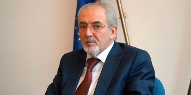 Türkiye'yi savundu, partiden ihraç edildi