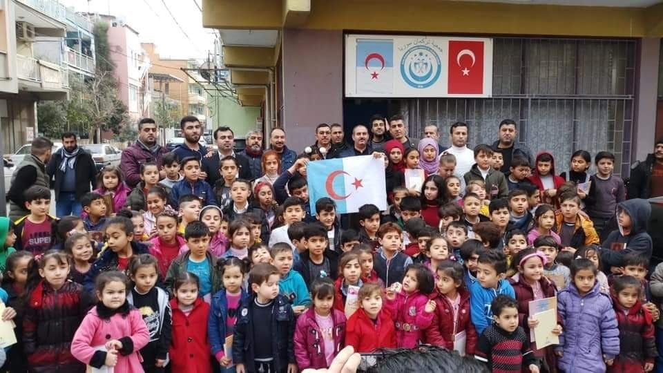 Türkmen çocuklara Kur’an-ı Kerim dağıtıldı 