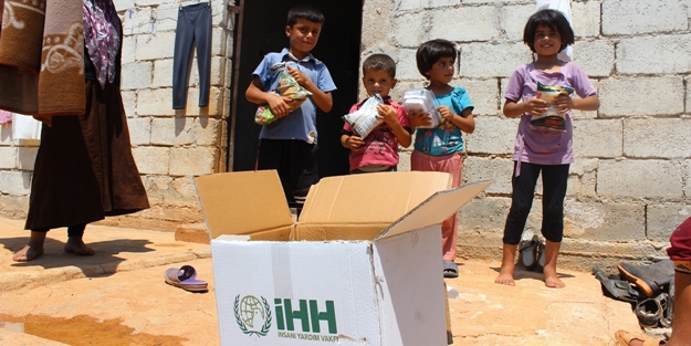 Türkmenler’e 109 TIR’lık yardım