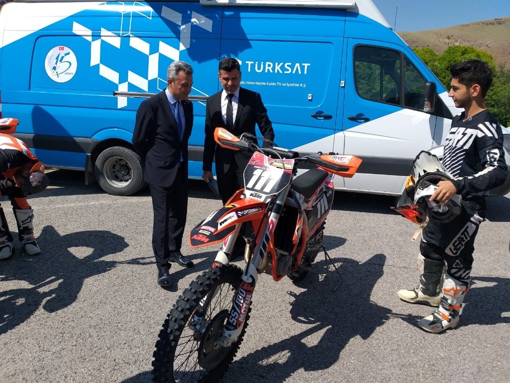 Türksat Dünya Motokros Şampiyonası’na sponsor oldu 