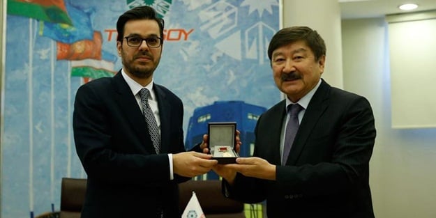 TÜRKSOY'dan TRT Genel Müdürü Eren'e ödül