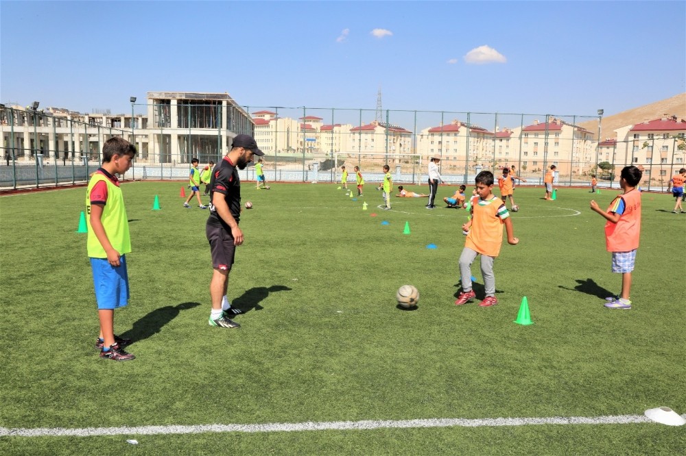 Tuşba Belediyesi’nin ‘yaz spor kursları’ devam edecek 