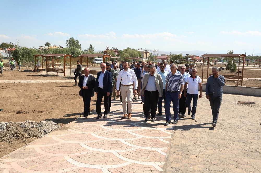 Tuşba İskele sahil bandı projesine tekrar start verildi 