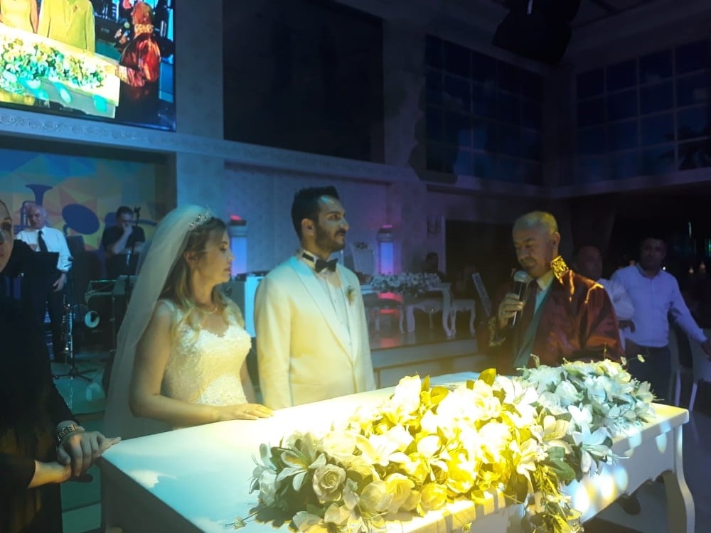 Tuşba Kaymakamı Uçar dünya evine girdi 