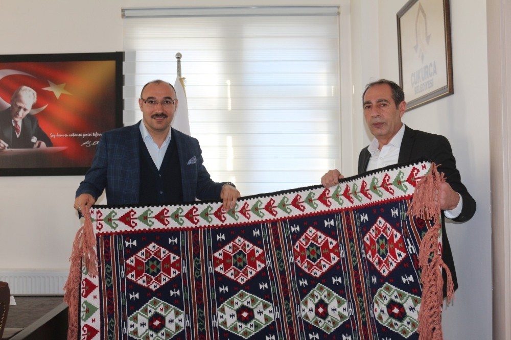 Tutak Belediye Başkanı Duru, Çukurca Belediyesini ziyaret etti 