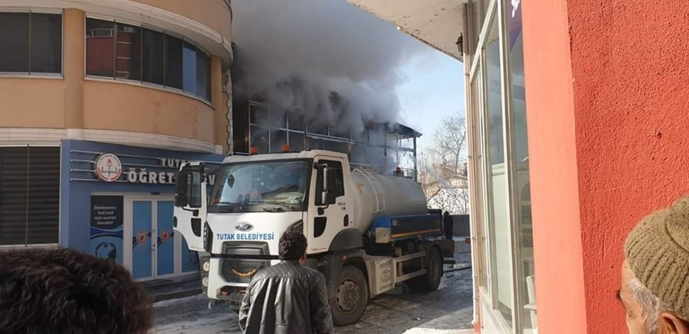 Tutak Öğretmenevi kafesinde yangın 