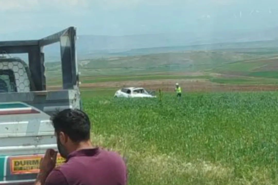 Tutak'ta trafik kazasi iki kişi yaralandı