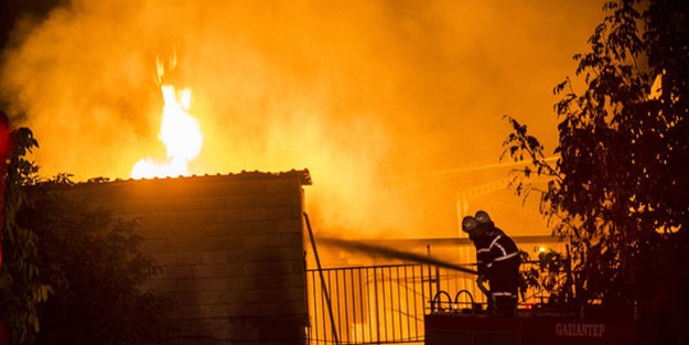 Tutkal fabrikasında yangın çıktı