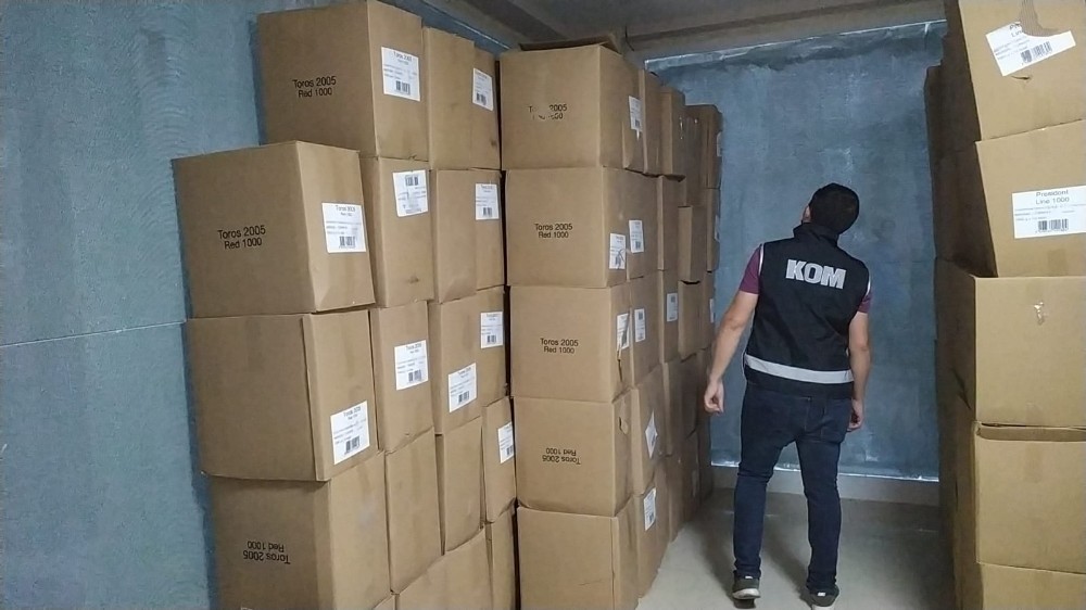 Tütün operasyonunda milyonlarca malzeme ele geçirildi 