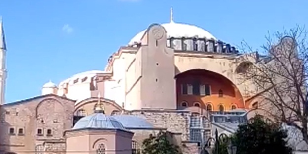 Tüyler diken diken! Ayasofya'da ezan okundu
