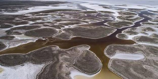 Türkiye'nin ikinci büyük gölü kuraklık nedeniyle küçülüyor