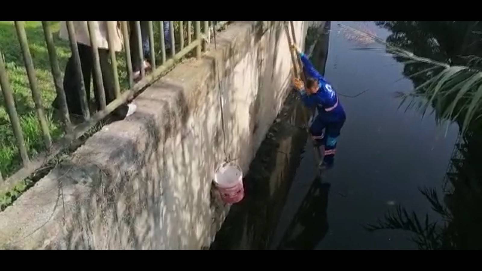 Tuzla Belediyesi personelinden insanlık dersi
