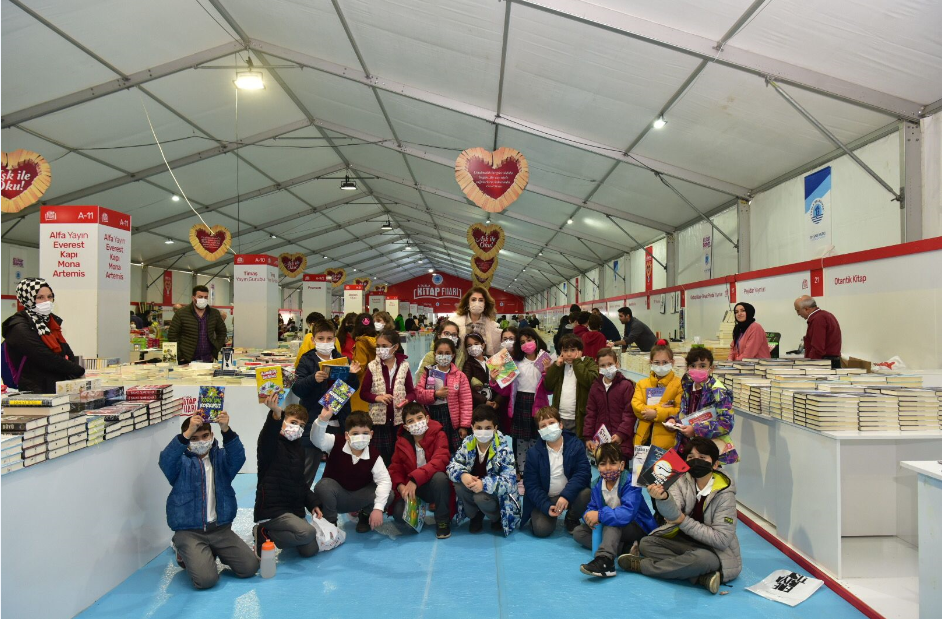 Tuzla'da 4'üncü Kitap Fuarı kapılarını açtı