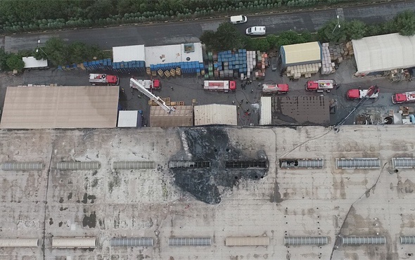 Tuzla'da aku fabrikasında yangın çıktı