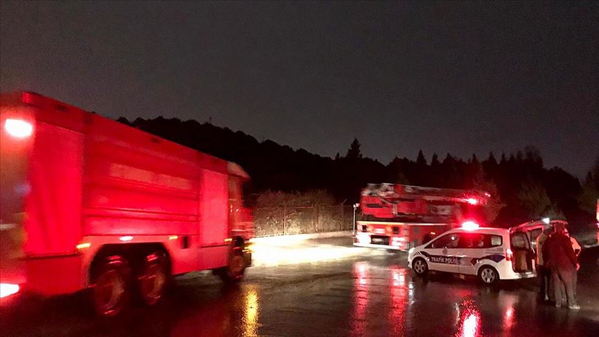 Tuzla'da askeri alanda çıkan yangın kontrol altına alındı