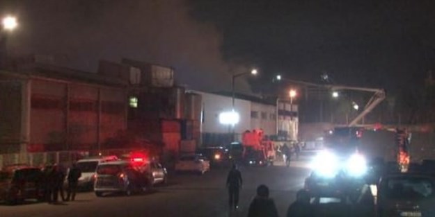 Tuzla'da boya fabrikasında yangın