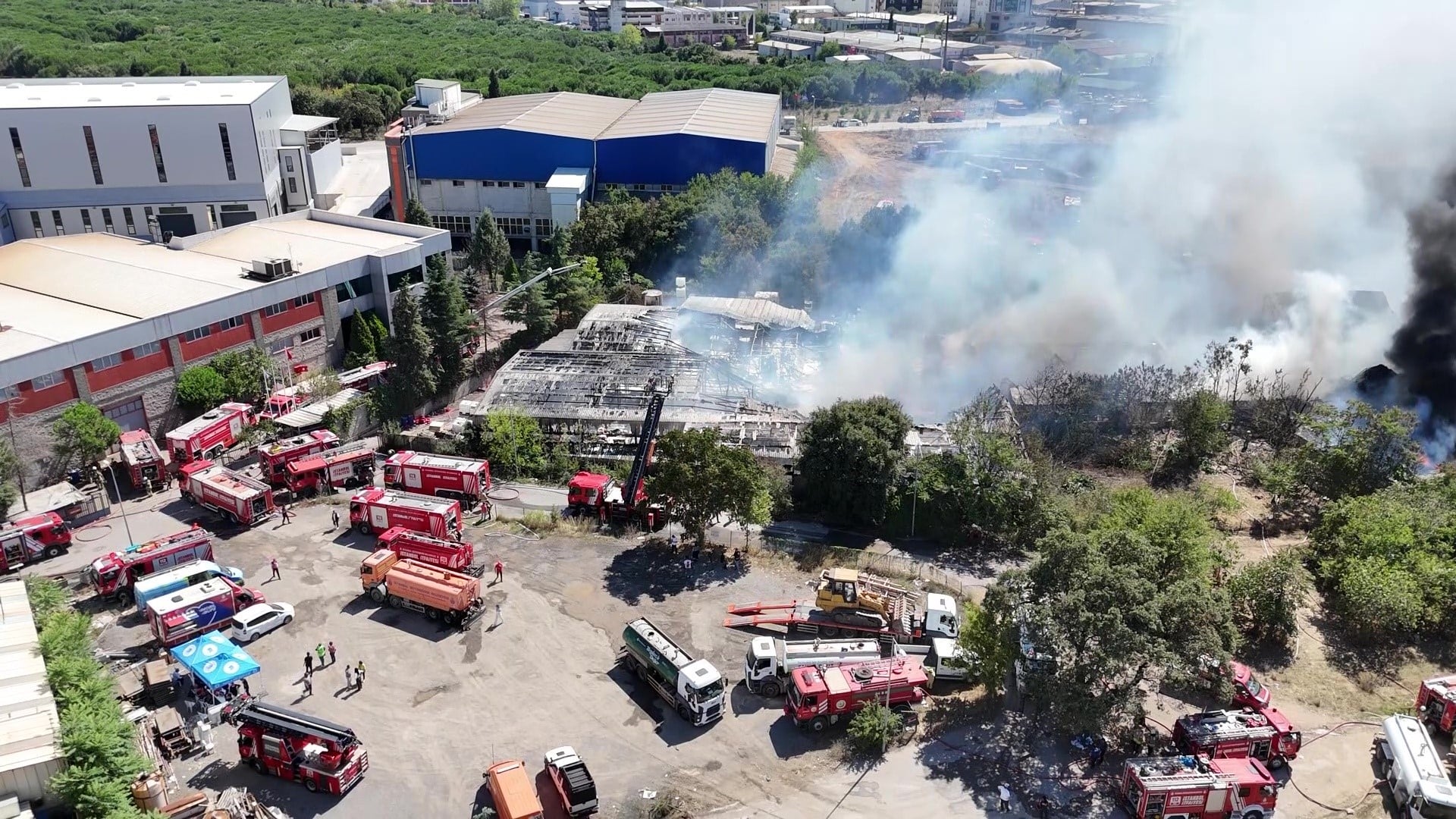 Tuzla'da dehşet anları! Kimya fabrikası küle döndü!
