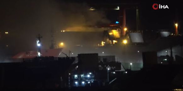Tuzla'da gemide çıkan yangın kontrol altına alındı