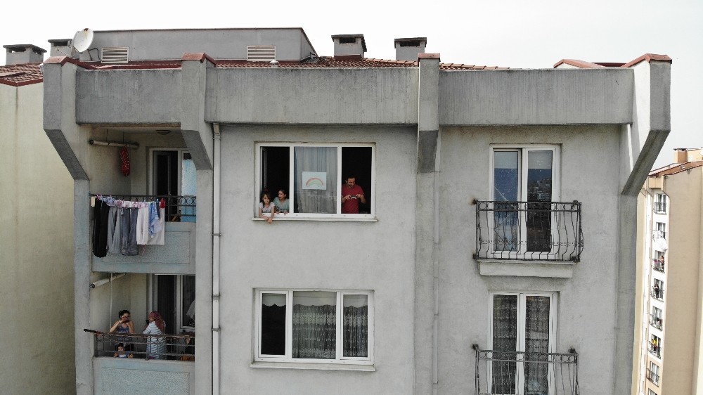 Tuzla’da GENÇBÜS sokakları turladı, 19 Mayıs Atatürk’ü Anma Gençlik ve Spor Bayramı coşkusu sokaklara taştı 
