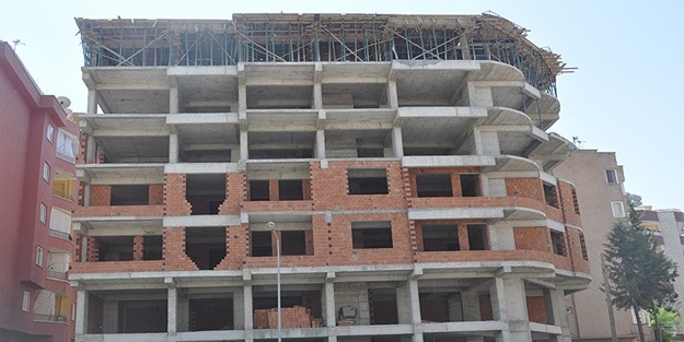 Tuzla'da inşaatta çökme