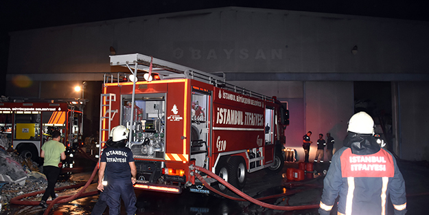 Tuzla'da korku dolu saatler! Atık deposu alev alev yandı