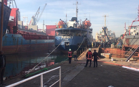 Tuzla'da korkutan gemi yangını!