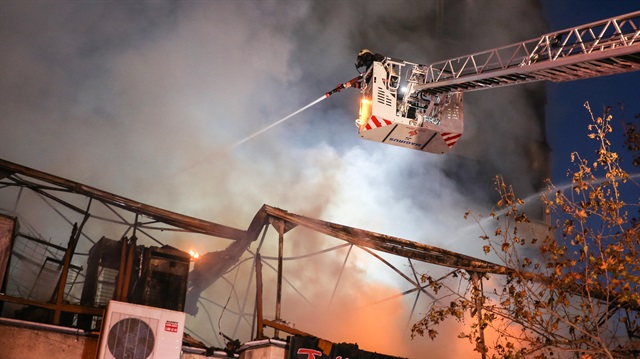 Tuzla'da korkutan yangın