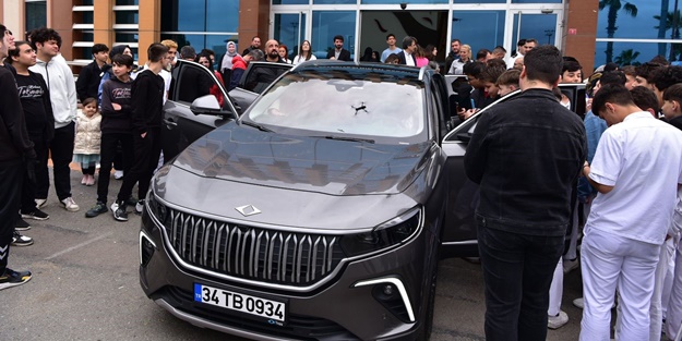 Tuzla’da Togg’a yoğun ilgi