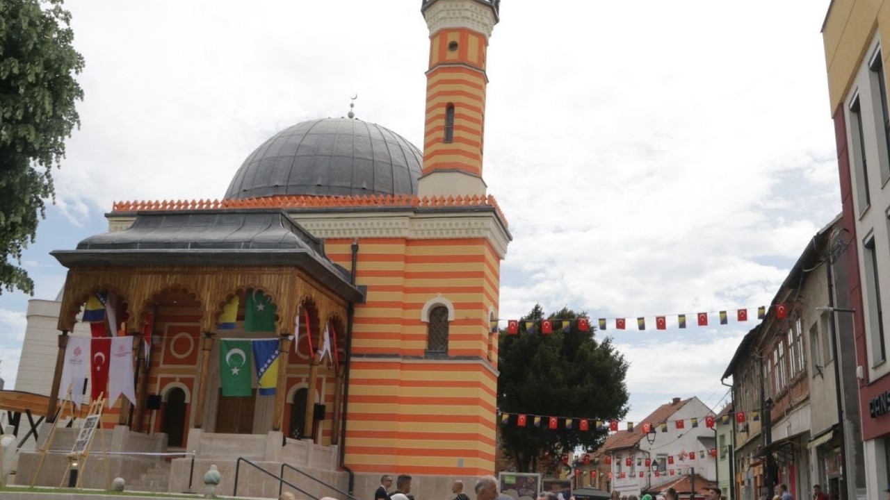 Tuzla’daki Behram Ağa Camii Türkiye’nin desteğiyle yeniden cemaatiyle buluştu