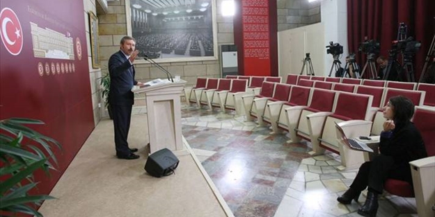 Tuzluk vekil pes etti