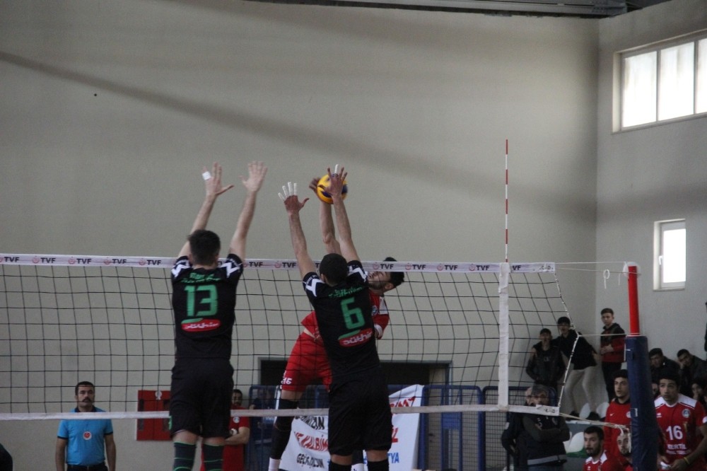 TVF Erkekler 1. Lig: Solhanspor: 3 - Akkuş Bld: 2 