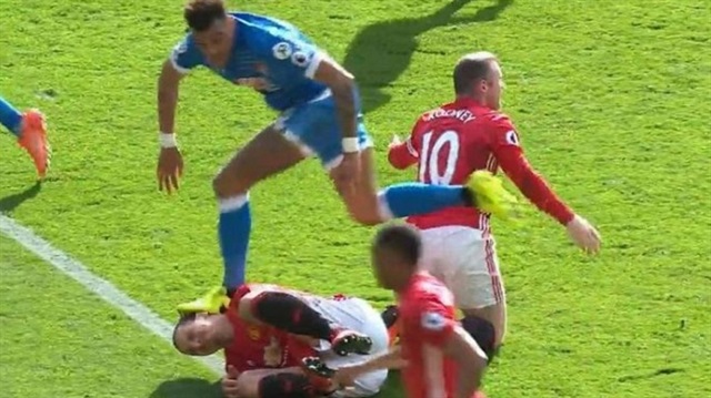 Tyrone Mings'e beş maç ceza verildi