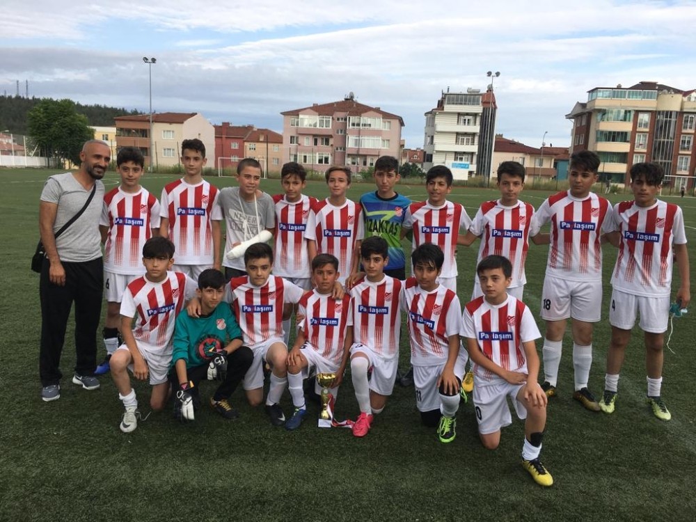 U13 Gençler Ligi şampiyonu Bilecikspor oldu 