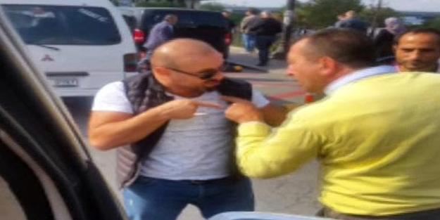 UBER sürücüsü ve taksi şoförü tekme tokat kavga etti