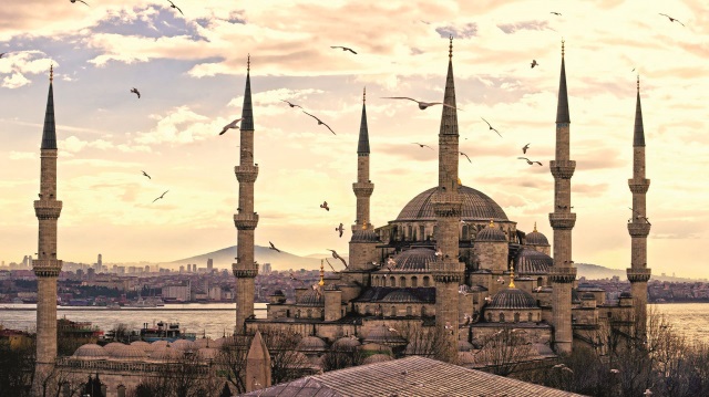 Üç aylar yarın başlıyor