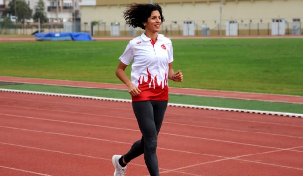 Üç çocuk annesi Balkan şampiyonu