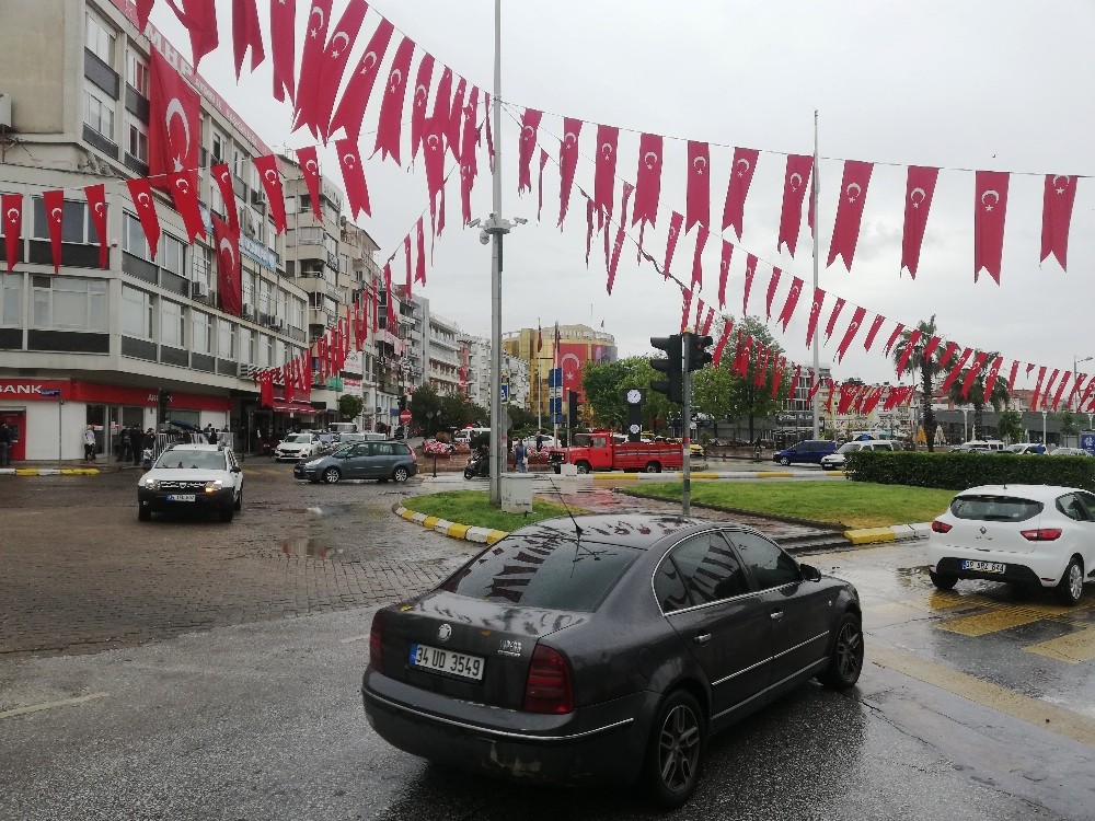 Üç günlük yasak sonrası Aydın’da sokaklar hareketlendi 