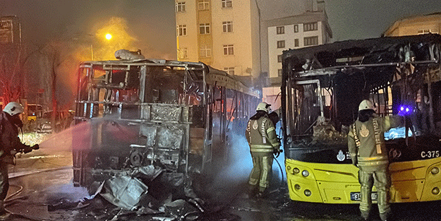 Üç İETT otobüsü cayır cayır yandı