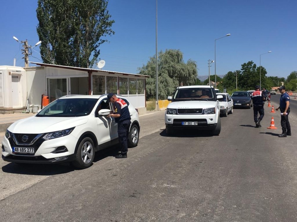 Üç kat artan trafiğe rağmen kaza yaşanmadı 